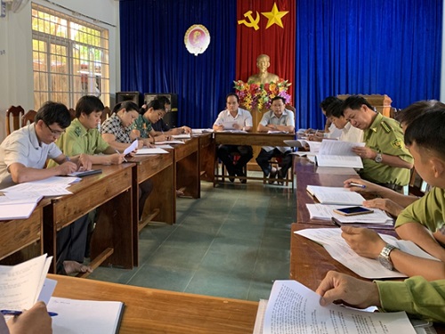 Làm việc với Đảng uỷ, UBND xã Văn Lem về việc thực hiện chính sách chi trả Dịch vụ môi trường rừng